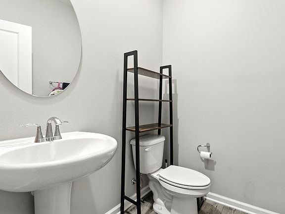 4th image of 9133 Fitzgerald Dr