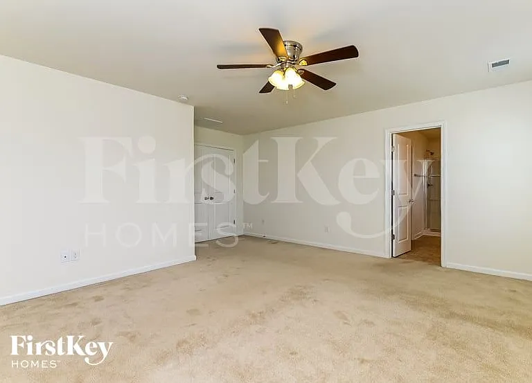 1431 Hermitage Ln — Photo 9