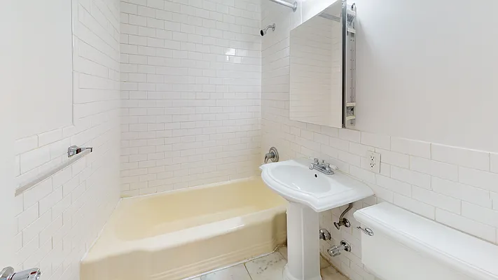 Rented by Bond New York | media 26