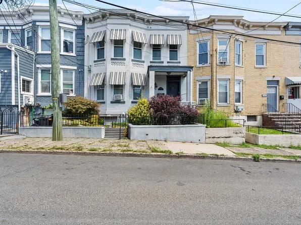 307 Henry St Floor 2, Fairview, NJ 07022