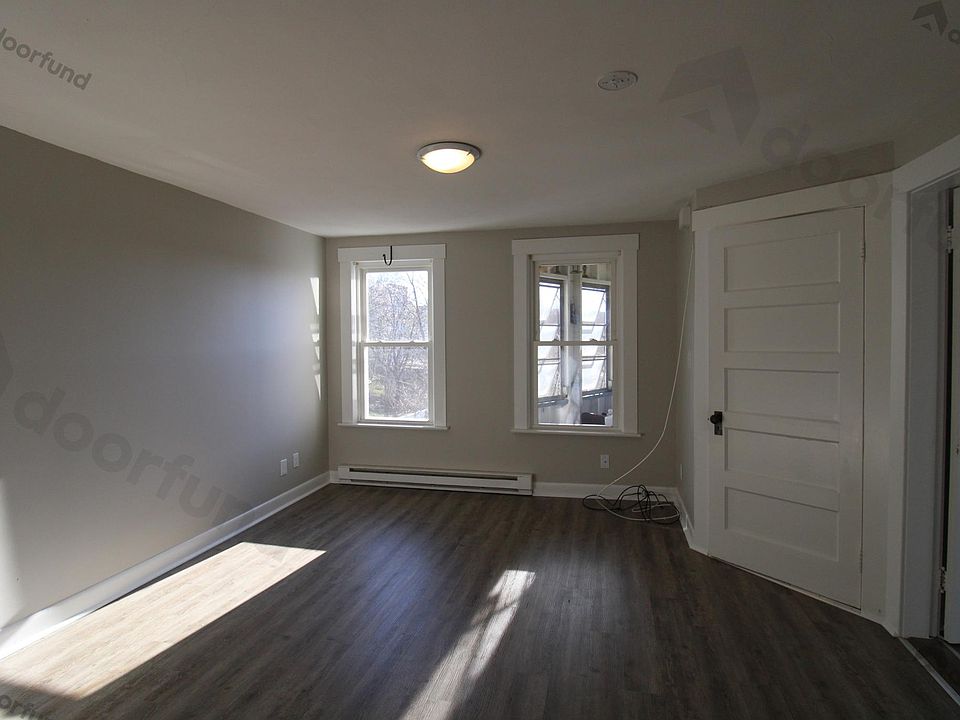 Living Room - new floors and paint!