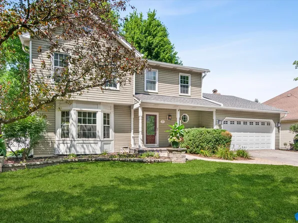 1527 Abbotsford Dr, Naperville, IL 60563