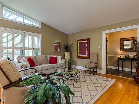 3rd image of 2119 Kenilworth Blvd