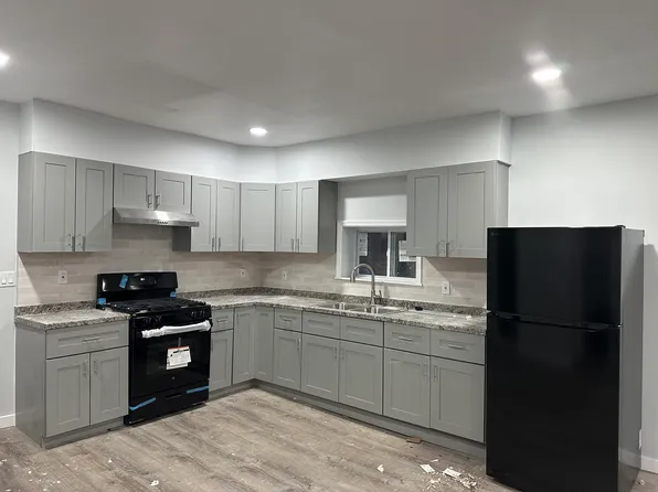 533 W State St, Larksville, PA 18651