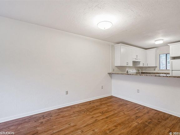 4th image of 111 SE 16th Ave APT O202