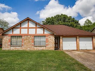 213 Laurie Ln, Angleton, TX 77515