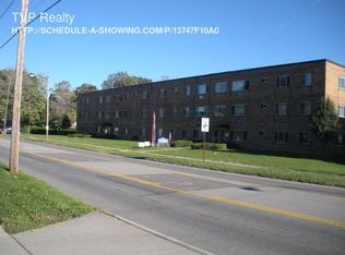1102 E Erie Ave APT 8, Lorain, OH 44052