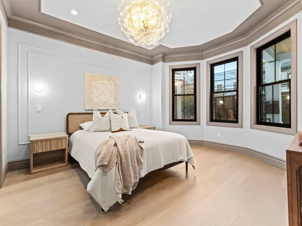 83 Liberty Place image 16 of 39