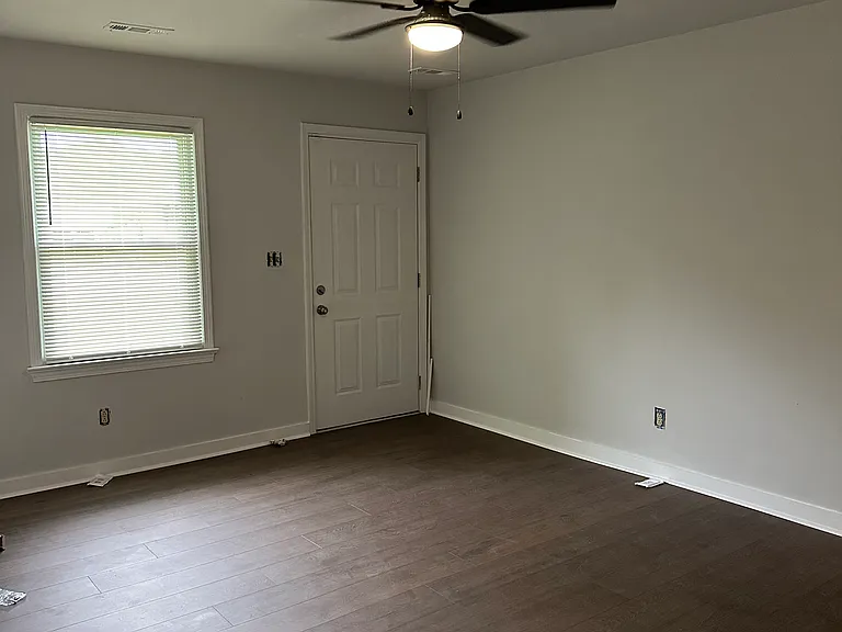 344 Hurdle Dr — Photo 8