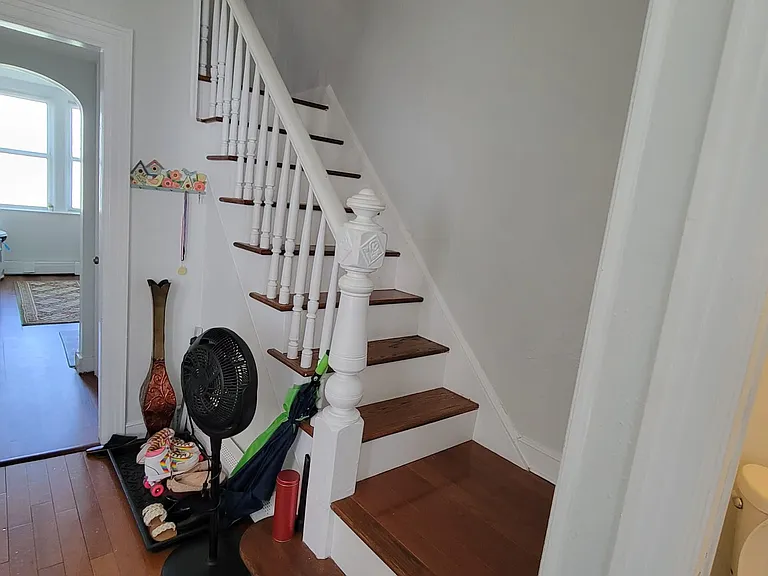 78 Pearsall Ave — Photo 3