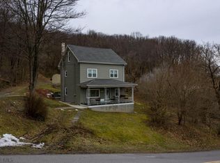 1028 Palm Spring Ln, Altoona, PA 16601