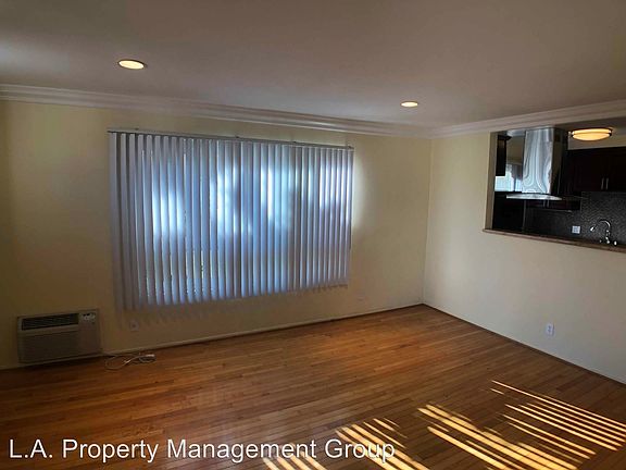 4th image of 1045 N Edinburgh Ave APT 5