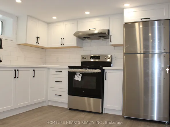 54 Vancamp Ave, Kitchener, ON N2M 1H9