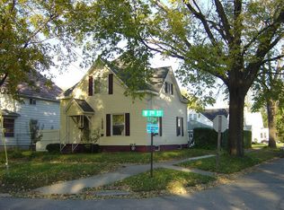 1325 W 7th St, Waterloo, IA 50702