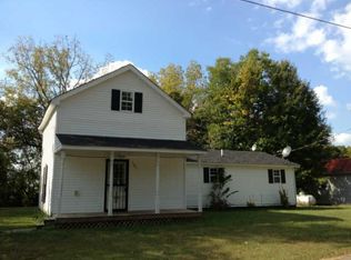 105 N Commerce St, Adams, TN 37010