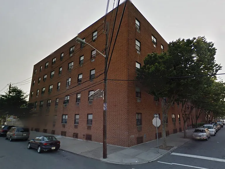 15-31 Pennington St #15 — Photo 1