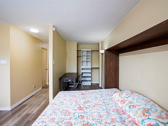 4th image of 999 Bowen Rd #5205