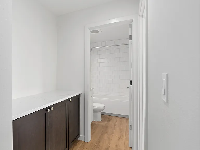 702 18th Ave #B — Photo 8
