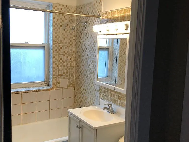 3115-23 W Foster Ave #3117-D3 — Photo 4