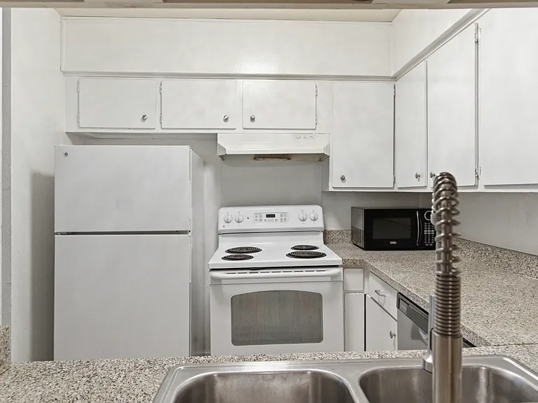 4112 Bowser Ave #205 — Photo 12