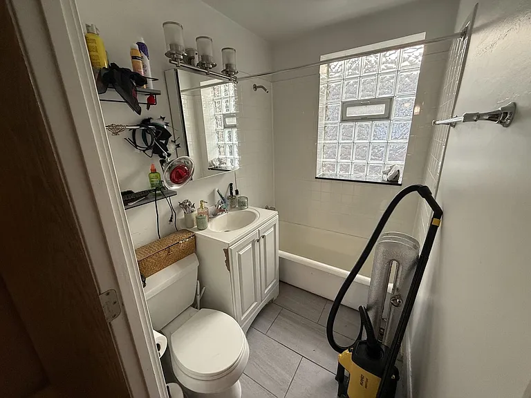 929 W Oakdale Ave #3I — Photo 7