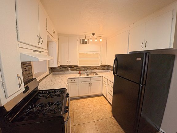 4th image of 449 E University Dr