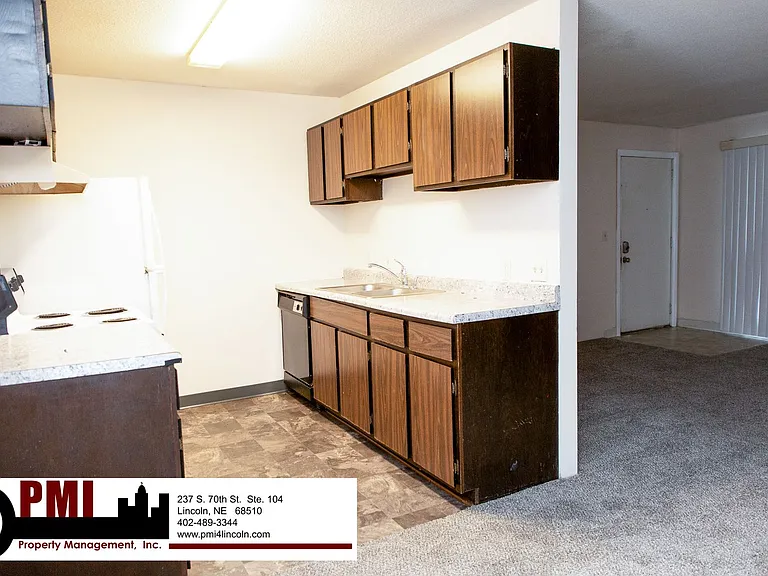 Cheerio Apartments — Photo 7