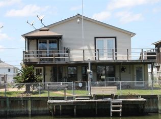14 Dolphin St, Bayou Vista, TX 77563