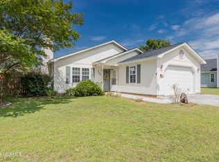 209 Glenwood Dr, Hubert, NC 28539