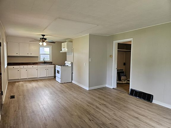 5th image of 106 Roberts Drive