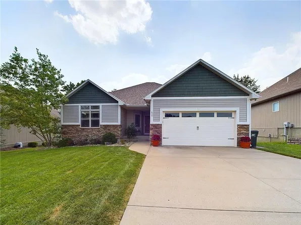 630 Oakmont Dr, Warrensburg, MO 64093