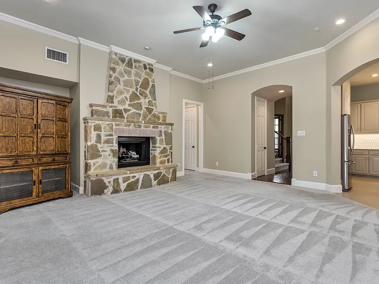 13336 Thornton Dr — Photo 7