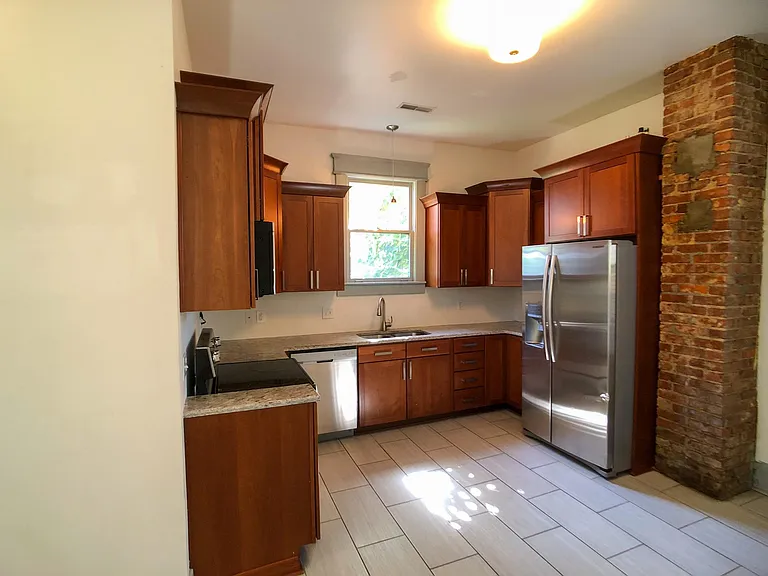 1813 Elliott Ave — Photo 27