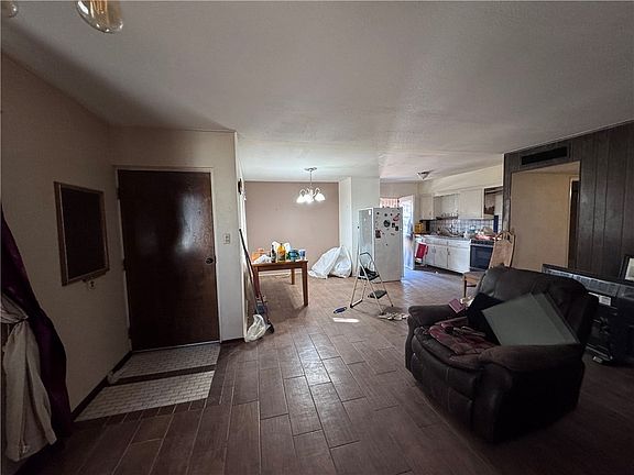 5th image of 2049 Panorama Drive Drive