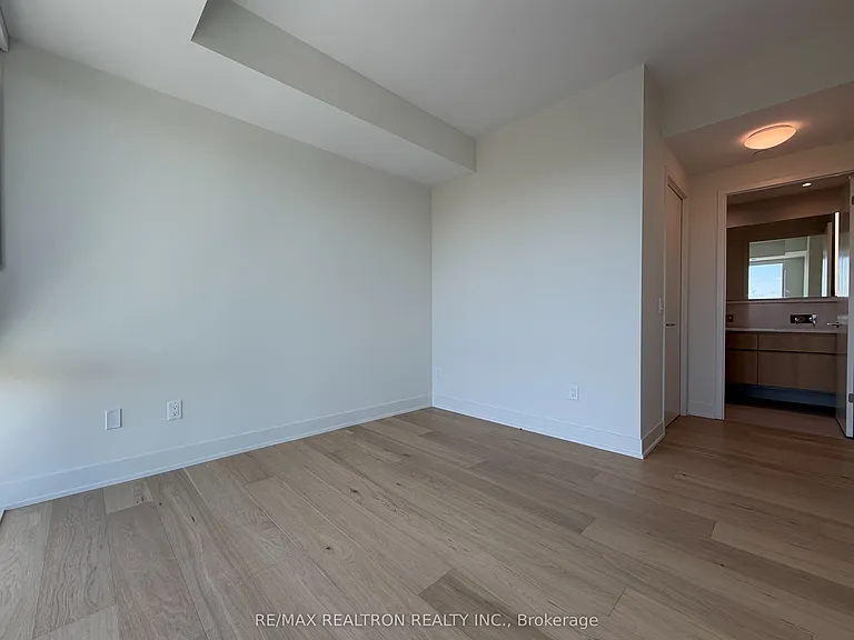 322 Dupont St #502 — Photo 18