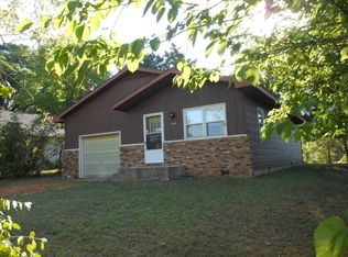 1004 Circle Dr, West Plains, MO 65775