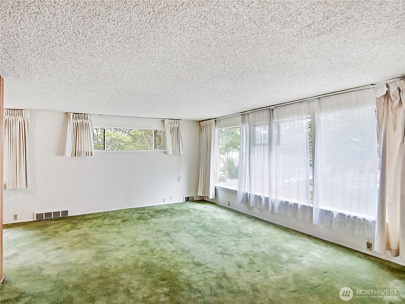 4th image of 3020 E Yesler Way