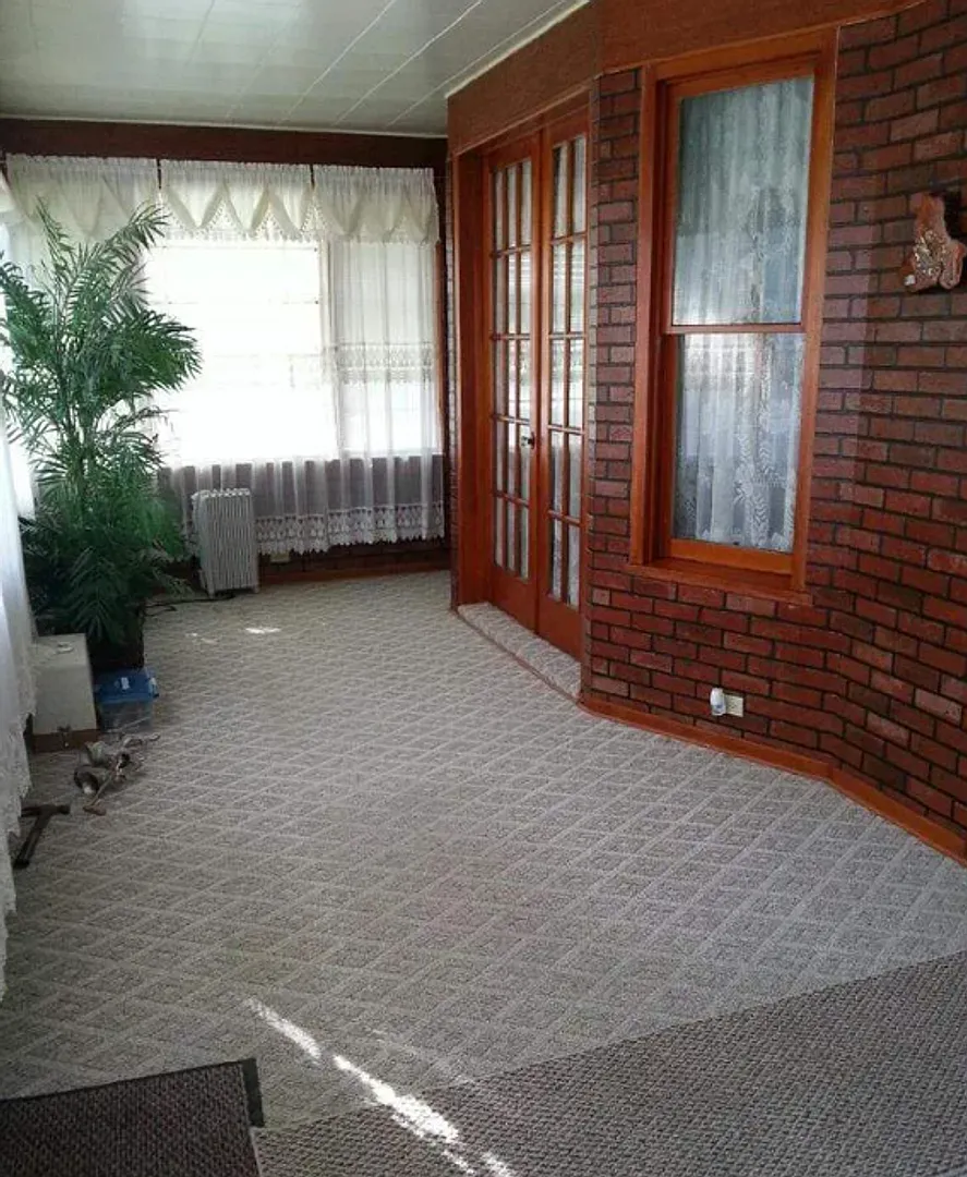 5 bedroom 2 bath House — Photo 1