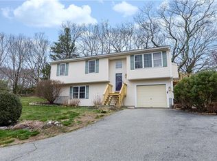 62 Mooresfield Rd, South Kingstown, RI 02879
