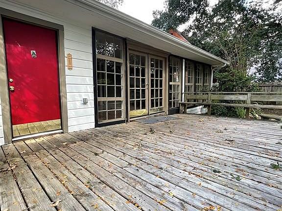 3rd image of 3210 Oakdale St