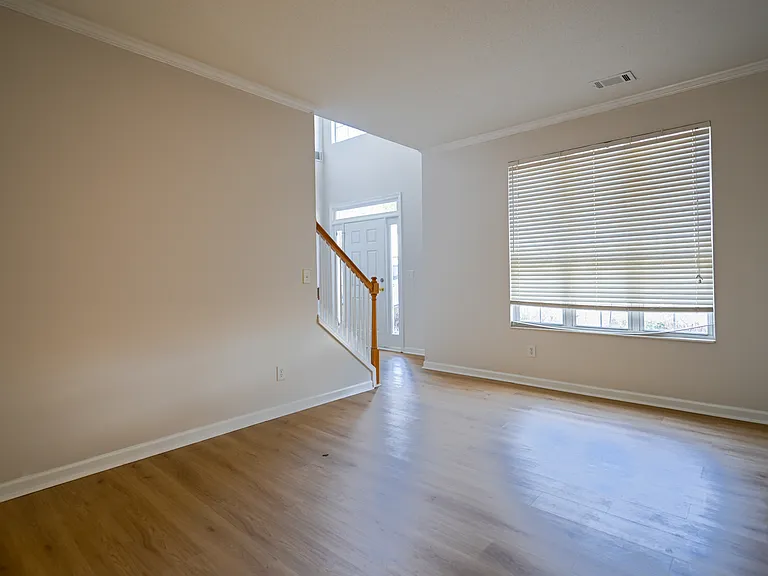 1570 Swan Valley Ct — Photo 32