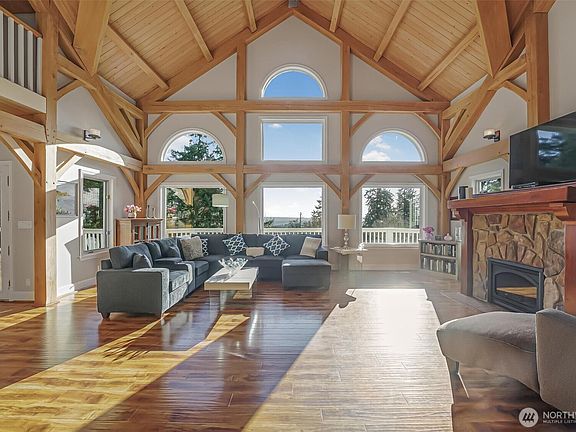 4th image of 528 Waynes Ridge Circle