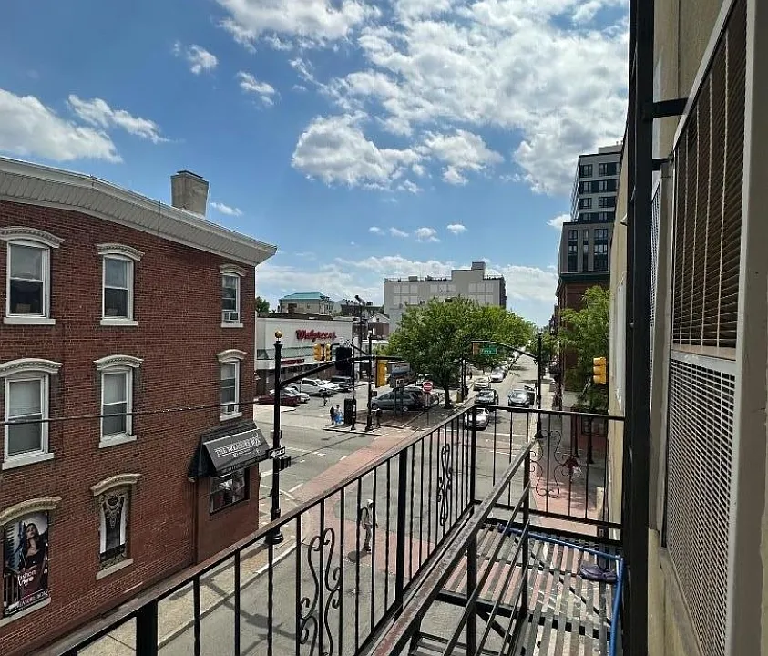 46 Ferry St