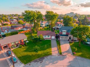 9 Camborne Ave, Toronto, ON M3M2P9