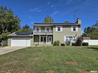 108 Mockingbird Ln, Woodlawn, IL 62898