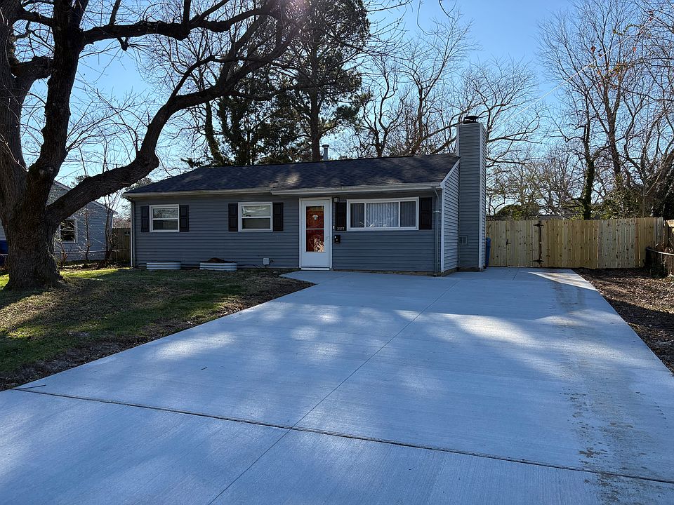Amazing 3 bedroom 1 bath 1,000 sq ft Virginia Beach home with new double wide concrete driveway near shopping schools & freeways