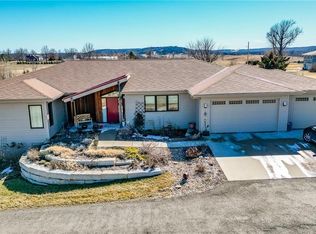 1111 E 1382nd Rd, Lawrence, KS 66046