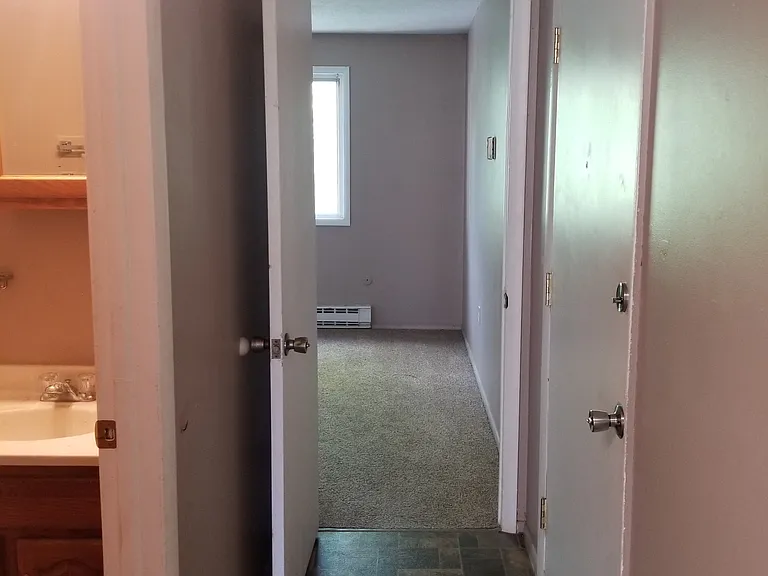 75 Ridgeway St #3 — Photo 6