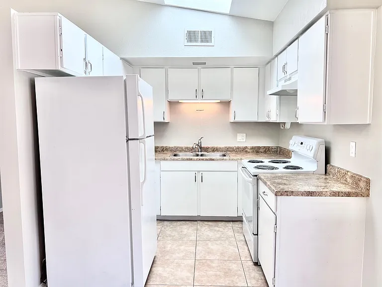 2502 N 46th St #6 — Photo 5