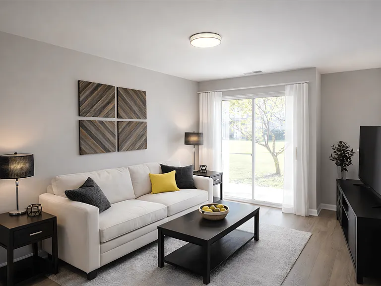Forest Pointe Apartments — Photo 8